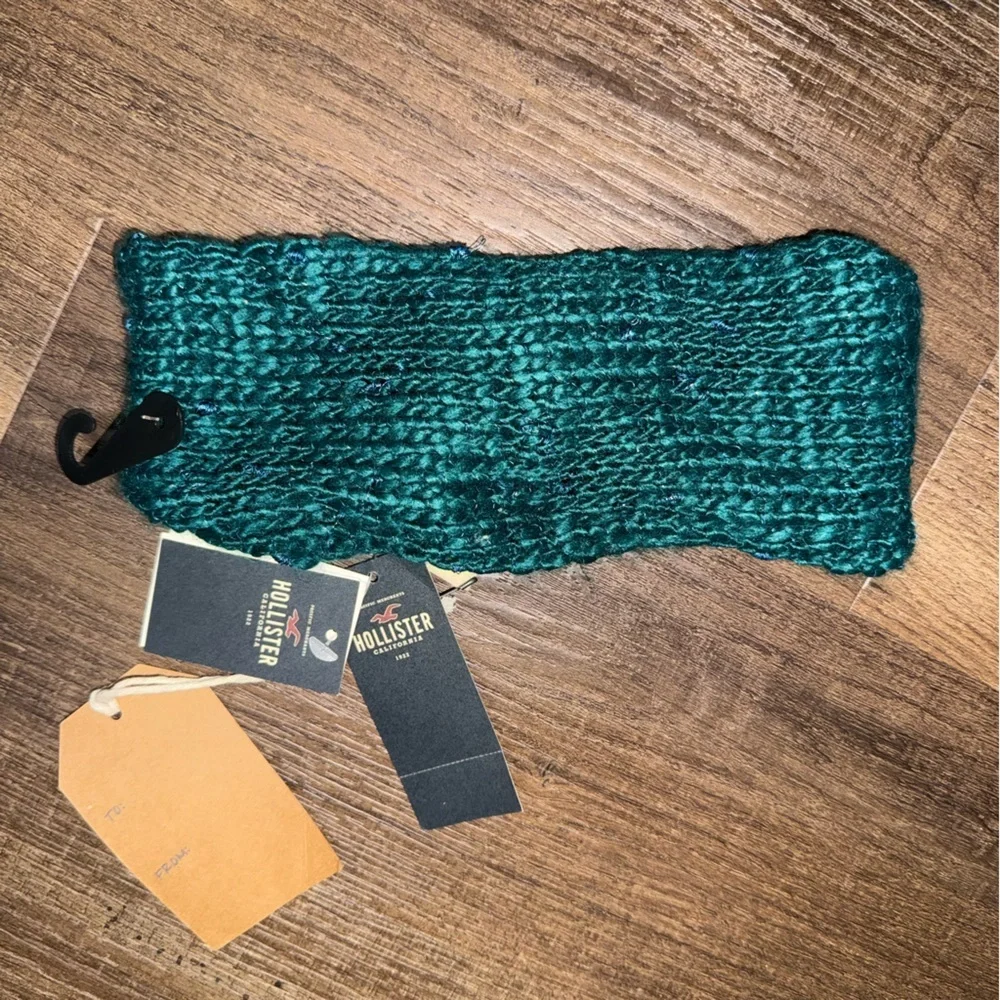 Hollister Winter Weather Headband